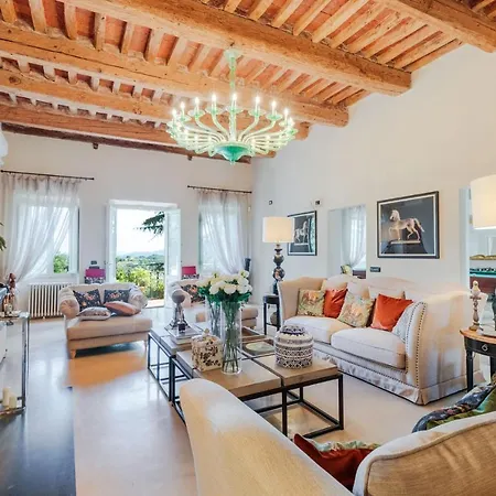 Lose The World. Find Yourself. Duemani, 8 Bedrooms, Panoramic Pool & Villa Capannori