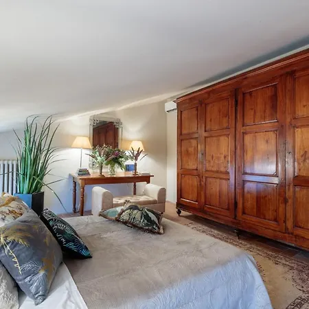 Lose The World. Find Yourself. Duemani, 8 Bedrooms, Panoramic Pool & Capannori