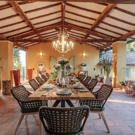 Villa Lose The World. Find Yourself. Duemani, 8 Bedrooms, Panoramic Pool & Capannori