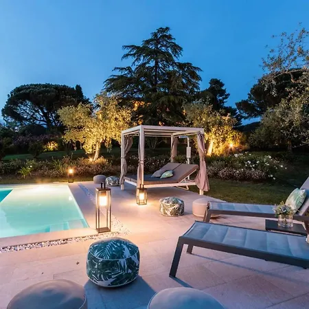 Lose The World. Find Yourself. Duemani, 8 Bedrooms, Panoramic Pool & فيلة