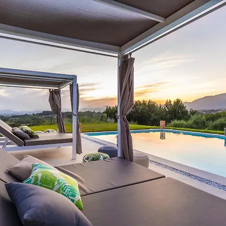 Lose The World. Find Yourself. Duemani, 8 Bedrooms, Panoramic Pool & فيلة